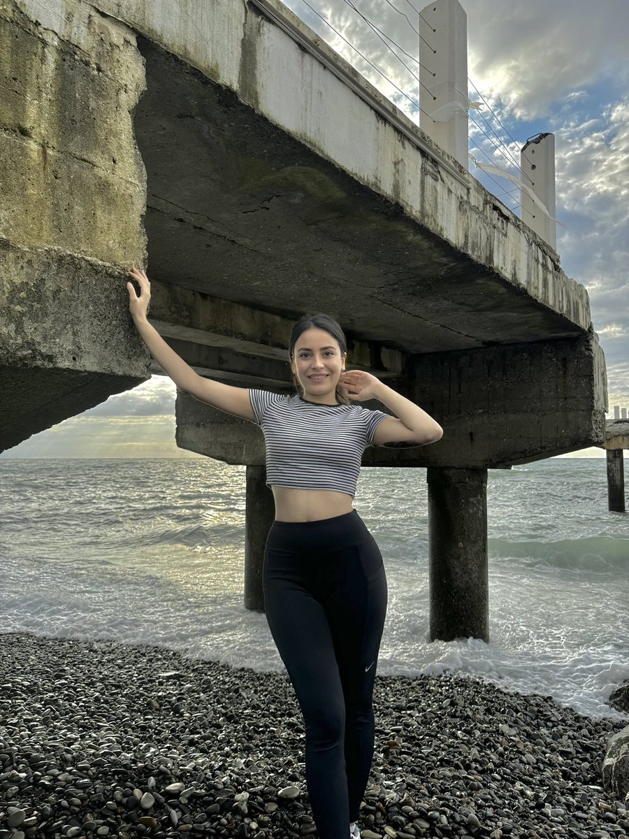 Şuhut Gizemli Kadın Escort Bayan Arzu
